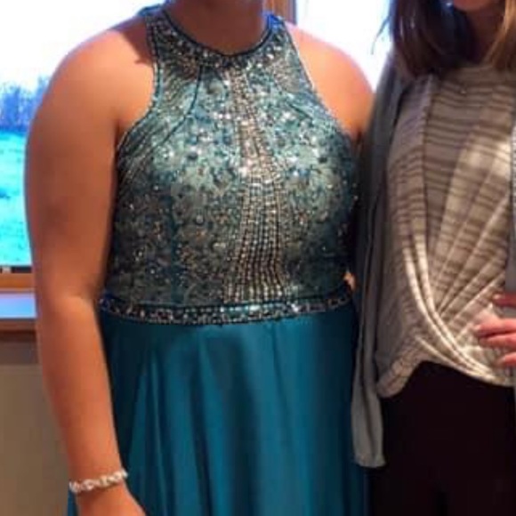 Beautiful prom dress! Size 18, Ellie Wilde. Color:blue - Picture 4 of 6